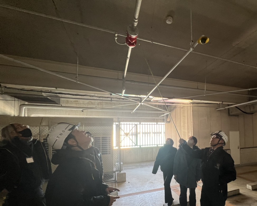 会長、社長消防設備工事後の視察研修