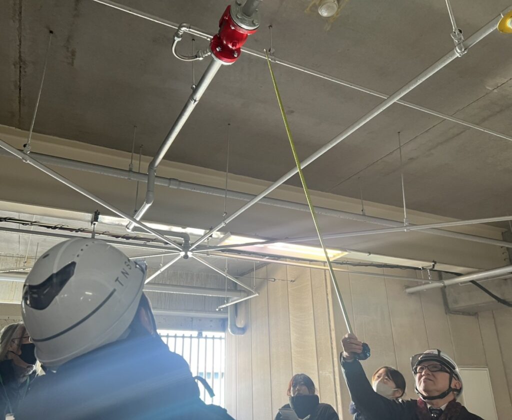 会長、社長消防設備工事後の視察研修