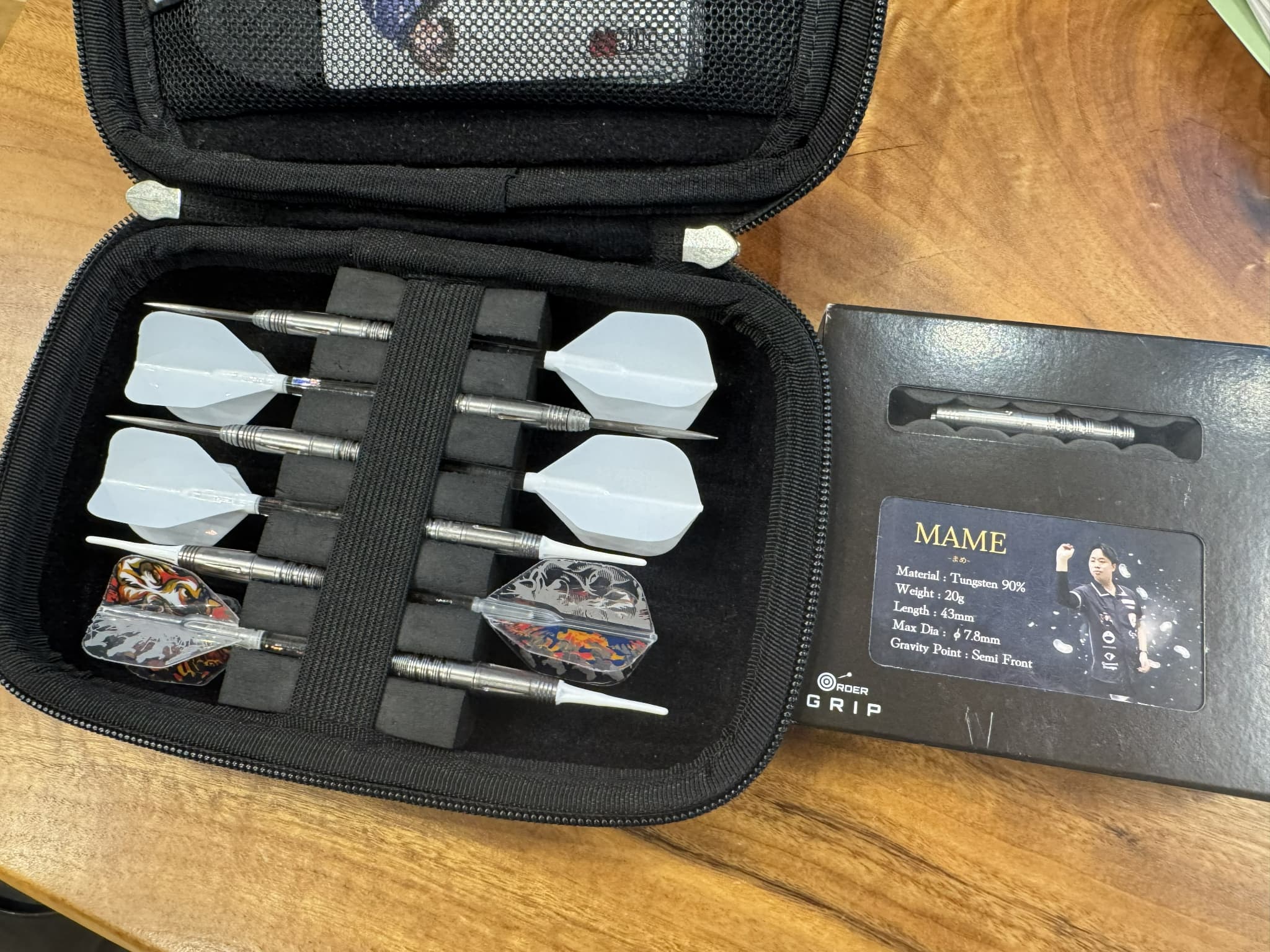 Darts崎山プロ最新ユニフォームお披露目来社