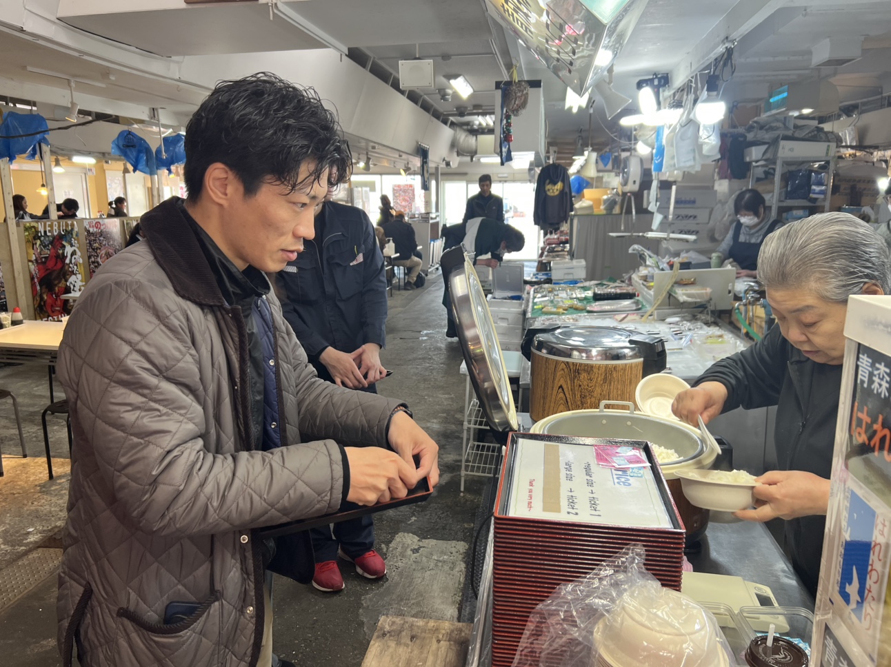 「のっけ丼」青森市場現地で堪能