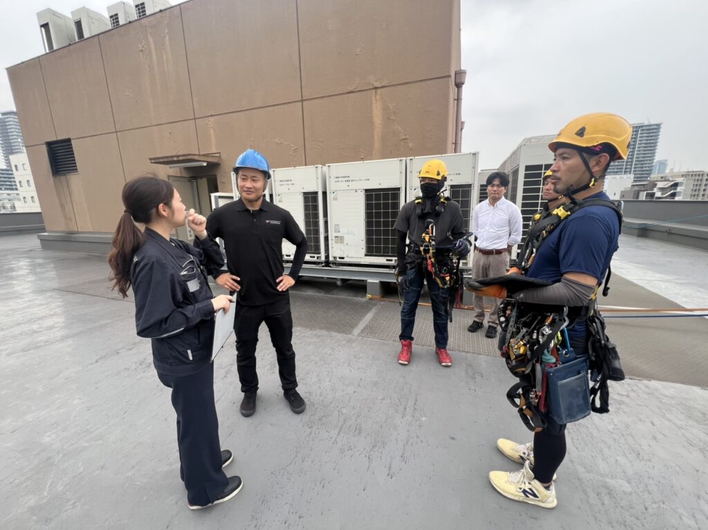 外壁打診調査（高所ロープ作業）